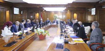 وزير التعليم يترأس اجتماع مجلس وكالة الفضاء المصرية "ارشيفية "