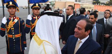 استقبال الرئيس لولى عهد ابو ظبى