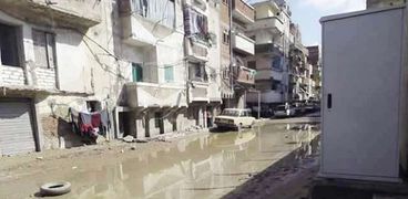 مياه الصرف والأمطار أغرقت شوارع الإسكندرية