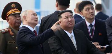 زعيم كوريا الشمالية كيم جونج أون، والرئيس الروسي فلاديمير بوتين