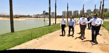 مسؤولو الإسكان يتفقدون مشروع تطوير بحيرة عين الصيرة بالقاهرة
