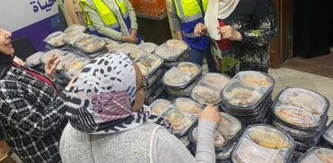 توزيع وجبات الغذاء في الدقهلية