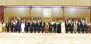 الرئيس «السيسى» وقادة الدول العربية والإسلامية خلال القمة العربية فى الرياض لدعم فلسطين
