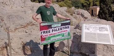 مايكل بومان أثناء رحلته إلى فلسطين لدعم القضية