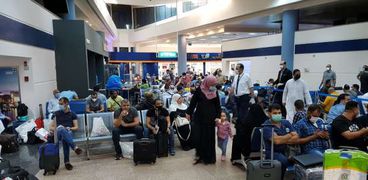 مطار مرسي علم يستقبل طائرة الرياض