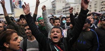 عراقيون يتظاهرون وسط البصرة للمطالبة بالقصاص من قتلة المتظاهرين