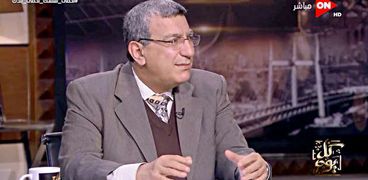 الدكتور عبداللطيف المر أستاذ الصحة العامة والطب الوقائي بجامعة الزقازيق