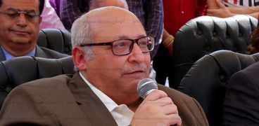 الدكتور عبدالوهاب عزت - رئيس جامعة عين شمس
