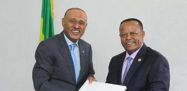 سفير الدولة يقدم أوراق اعتماده إلى الرئيس الإثيوبي