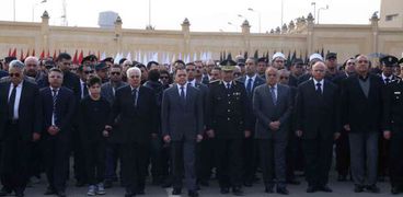 وزير الداخلية يتقدم جنازة ظابط الشرطة الشهيد