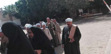 إقبال كثيف من الناخبين بلجان بمركز العسيرات بسوهاج