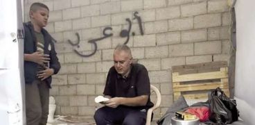 أحمد مهنا «أبوإلياس» فى مكان إعداد الخبز