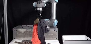 روبوت جديد لتنظيف الملابس