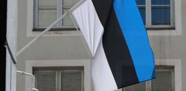 رئيس وزراء استونيا ينجو من اقتراع بسحب الثقة