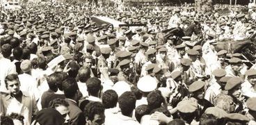 الملايين من الشعب المصرى فى جنازة الزعيم الخالد «جمال عبدالناصر»