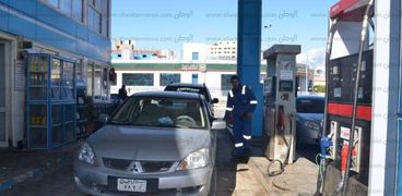 محطات الوقود فى مدينة مرسى مطروح تعمل بالنظام التقليدى لتموين السيارات
