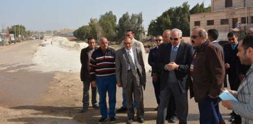 محافظ الجيزة يتفقد 9 قرى بمنشأه القناطر للوقوف على مستوى النظافة