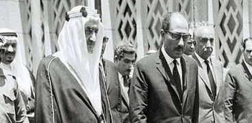 الرئيس الراحل أنور السادات والملك فيصل