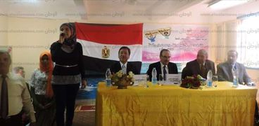 السفير الياباني يبدي إعجابه بقصيده عن حب مصر لطالبة ثانوية