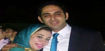 «آية» وزوجها الشهيد أحمد فاروق