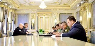 اجتماع الرئيس الأوكراني بيترو بووشينكو مع قادة المؤسسات العسكرية والأمنية