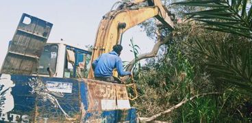 إزالة 586 حالة تعدي على ضفتي نهر النيل بالغربية