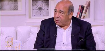 الدكتور مصطفى العوضي أستاذ الفيروسات والهندسة الوراثية