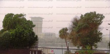 إعلان الطوارئ بمستشفيات أسوان إثر عاصفة ترابية ضربت المحافظة