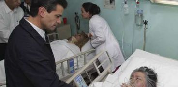 الرئيس المكسيكي يزور مصابي "حادث الواحات"