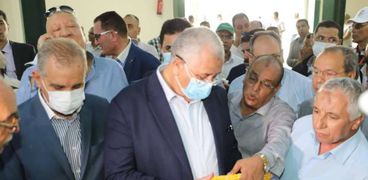 وزير الزراعة ومحافظ كفر الشيخ يتفقدان محطة البحوث بسخا.. تضم 80 قسما