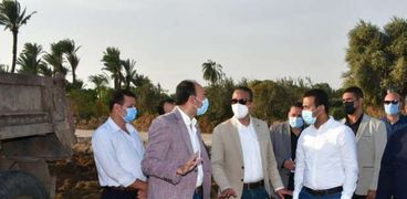 محافظ الفيوم يتفقد الأعمال الانشائية لطريق الربع دائري أبشواي / جبل سعد