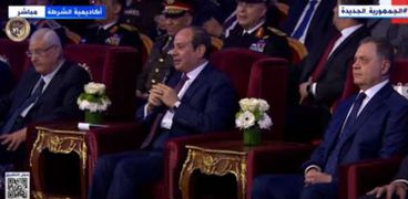 الرئيس عبدالفتاح السيسي واللواء محمود توفيق خلال احتفالية عيد الشرطة