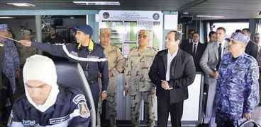 الرئيس السيسى والفريق أول صدقى صبحى وقادة الجيش خلال فعاليات المناورة