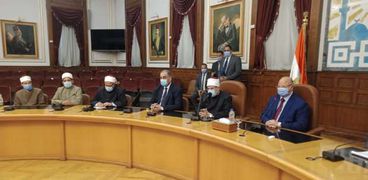 محافظ القاهرة ووزير الأوقاف يلتقيان أئمة المساجد وقيادات الدعوة