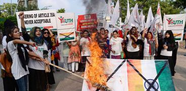 مظاهرات باكستانية ضد رئيس الوزراء الهندى بعد تجريد كشمير من الحكم الذاتى