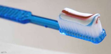 دراسة تكشف  "الوهم الأكبر" بحياة الملايين حول غسيل الأسنان بالمعجون