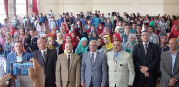 رئيس جامعة المنيا يشارك في مؤتمر طلابي