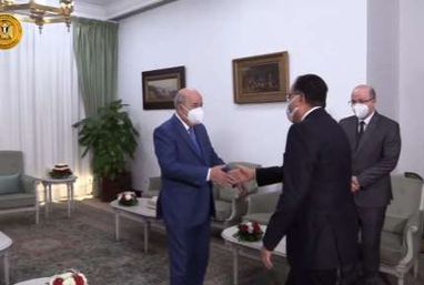 الرئيس الجزائري عبد المجيد تبون يلتقي د. مصطفى مدبولي رئيس الوزراء