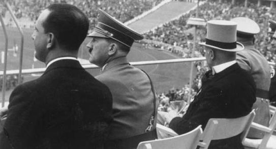 بالصور| موسوليني سرق كأس العالم وأهداه لشعبه.. زعماء عشقوا كرة القدم -  منوعات - الوطن