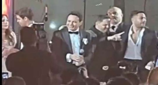 تريو بين مصطفى قمر وحماقي وإيهاب توفيق في حفل زفاف إياد قمر فيديو
