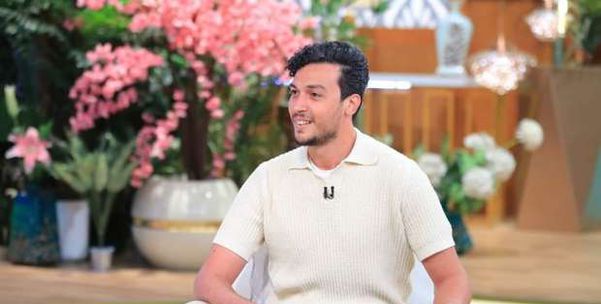 أحمد عبد الوهاب يروي قصة زواجه في 10 أيام: «مراتي وش السعد عليا»