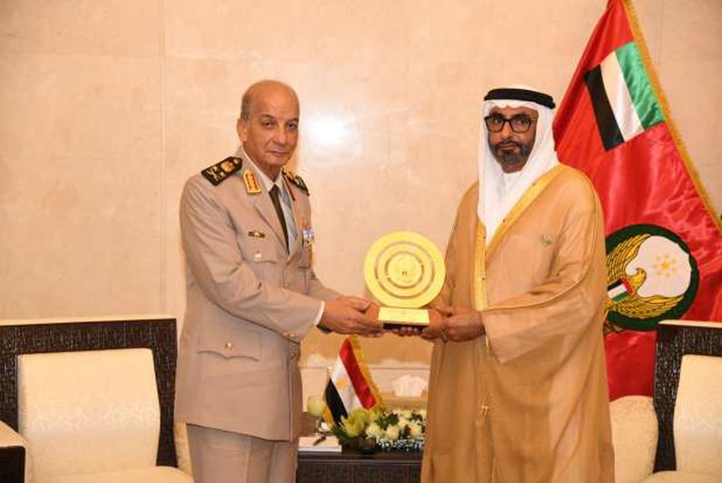 وزير الدفاع والإنتاج الحربى يعود إلى أرض الوطن عقب إنتهاء زيارته الرسمية إلى دولة الإمارات