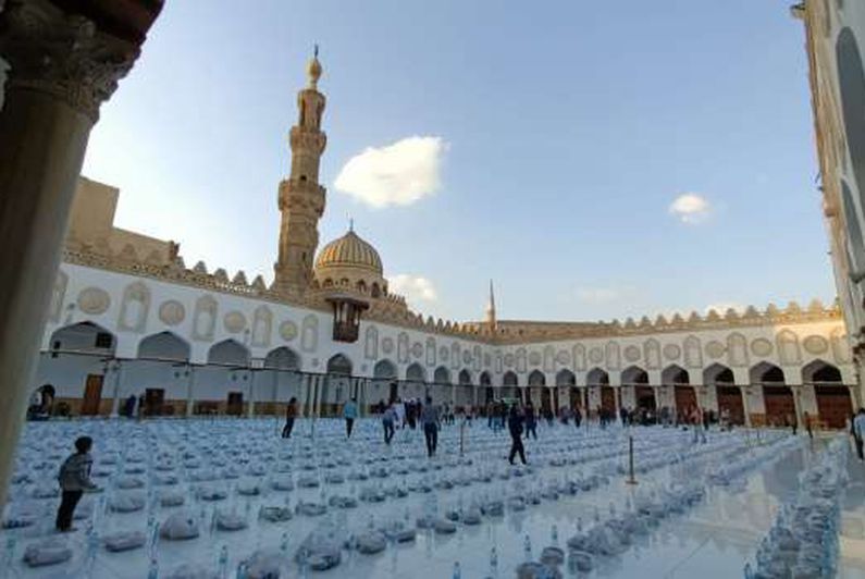 الجامع الأزهر يفطر آلاف الصائمين بمناسبة مرور 1083 عامًا على افتتاحه