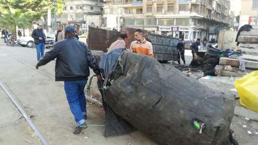 صورة ضبط «نباش» حاول سرقة حاويات نظافة بالإسكندرية – المحافظات