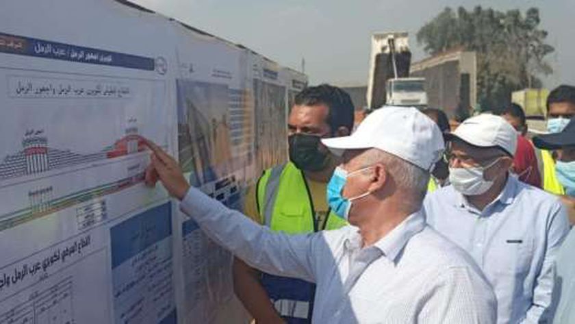 وزير النقل يتفقد مشروع كوبري عرب الرمل