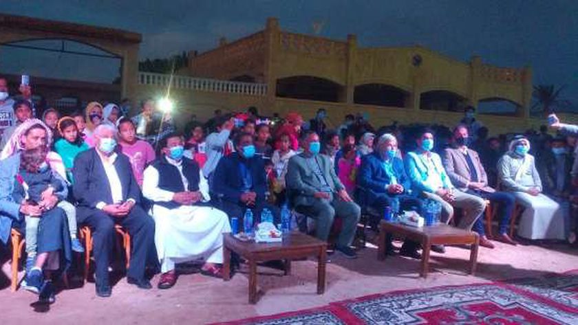 رئيس قصور الثقافة يفتتح مشروع المسرح المتنقل في جنوب سيناء