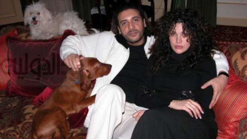 هانيبال القذافي وزوجته اللبنانية عارضة الأزياء السابقة ألين سكاف (أرشيفية)