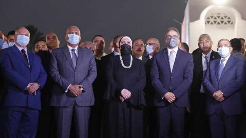 صورة 3 وزراء ومحافظ القاهرة يتفقدون قرية الفواخير بالفسطاط بعد تطويرها – مصر