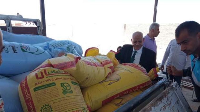 وكيل وزارة التموين يتابع استلام محصول القمح من المزارعين