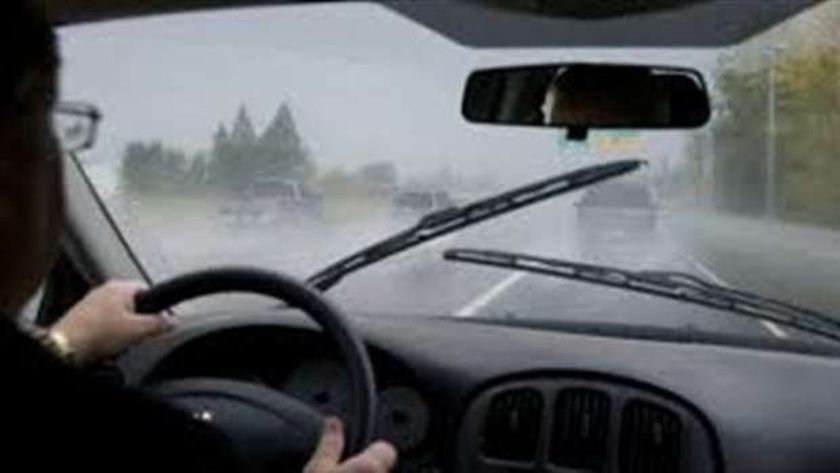 قيادة السيارات أثناء الأمطار